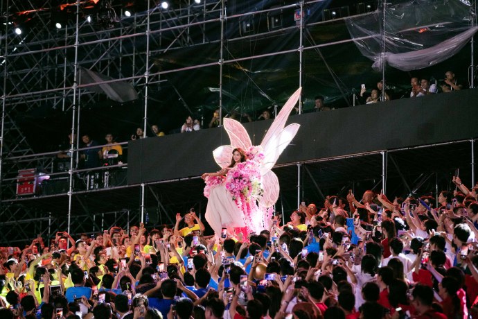  法甲新星福法纳破门惊艳全场引关注  