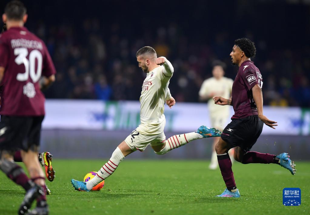  萨勒尼塔纳绝杀维琴察，坎德雷瓦替补建功助球队突围